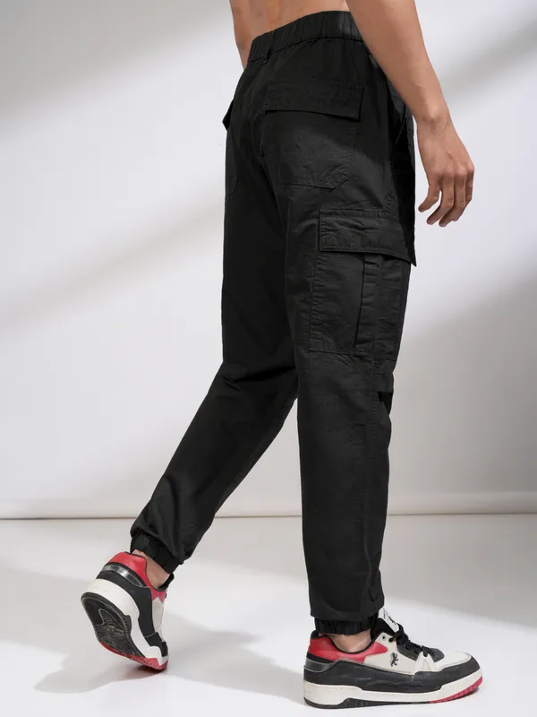 Highlander Men Black Relaxed Fit Solid Joggers