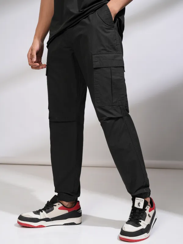 Highlander Men Black Relaxed Fit Solid Joggers