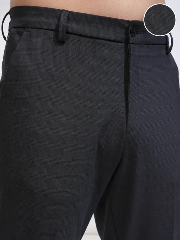 Highlander Men Black Slim Fit Solid Casual Trouser