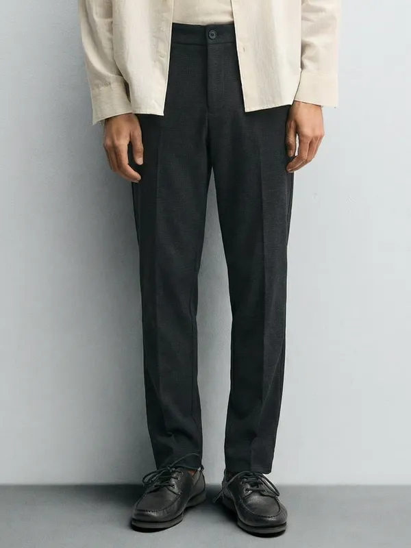 Highlander Men Navy Blue Slim Fit Solid Casual Trouser