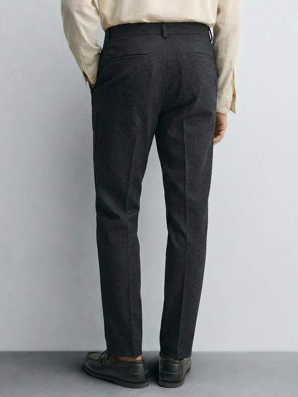 Highlander Men Navy Blue Slim Fit Solid Casual Trouser