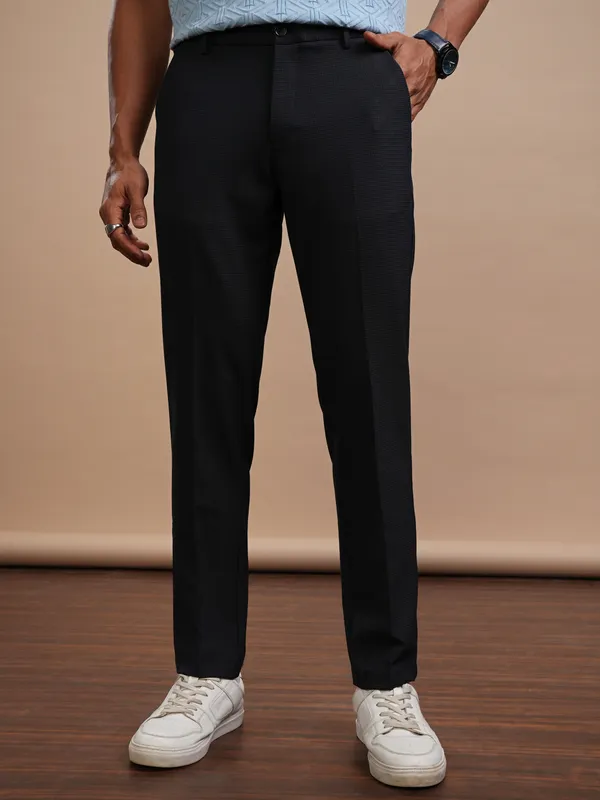 Highlander Men Navy Blue Slim Fit Solid Casual Trouser