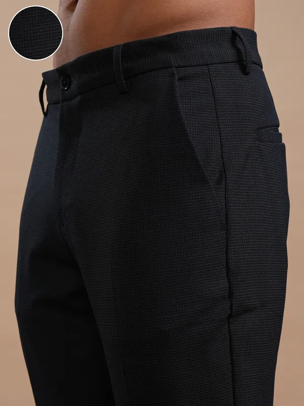 Highlander Men Navy Blue Slim Fit Solid Casual Trouser