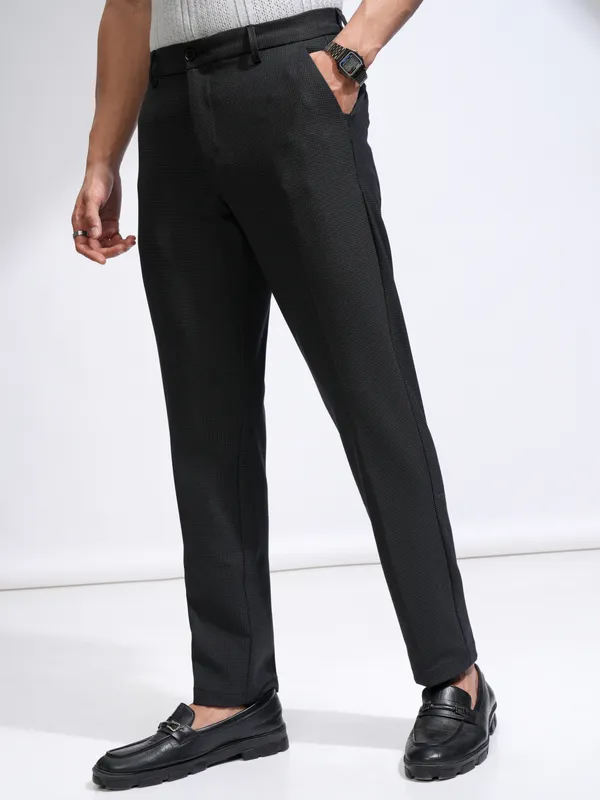 Highlander Men Black Slim Fit Solid Casual Trouser