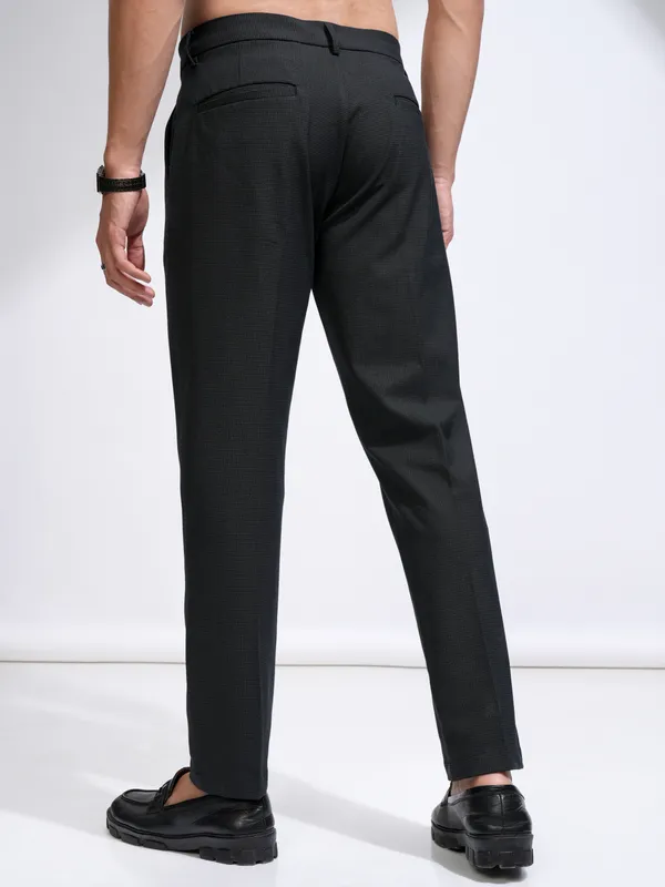 Highlander Men Charcoal Slim Fit Solid Casual Trouser