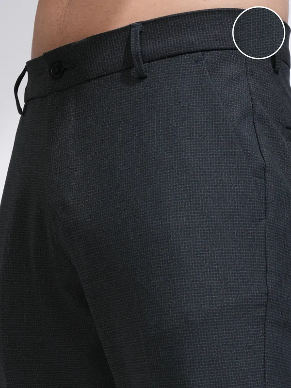 Highlander Men Charcoal Slim Fit Solid Casual Trouser