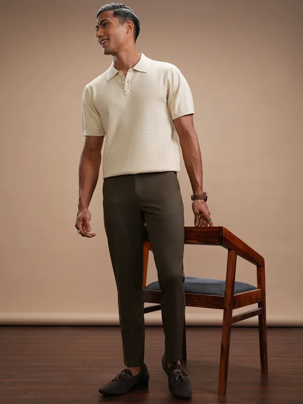 Highlander Men Brown Slim Fit Solid Casual Trouser