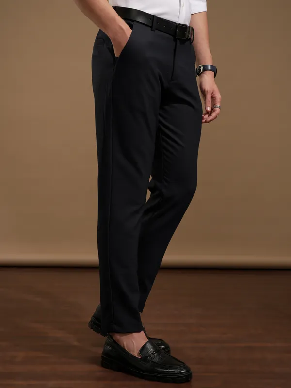 Highlander Men Navy Blue Slim Fit Solid Casual Trouser