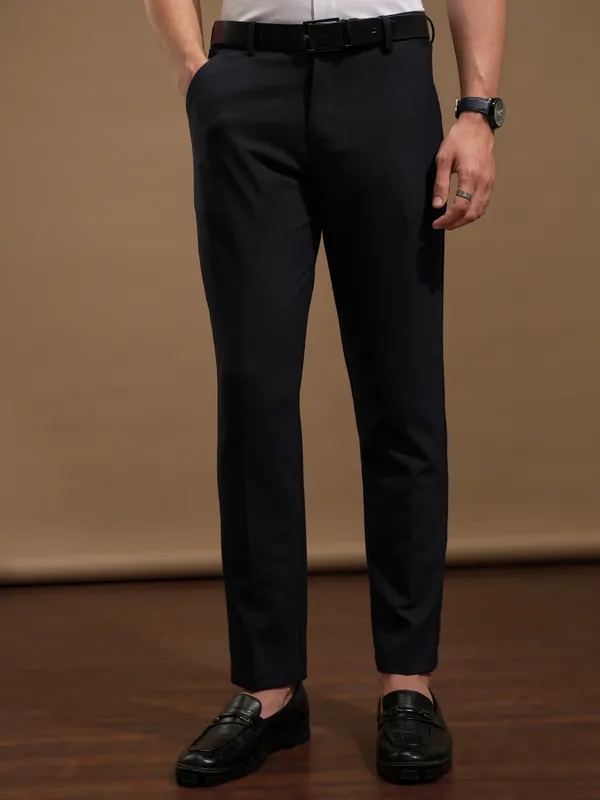 Highlander Men Navy Blue Slim Fit Solid Casual Trouser