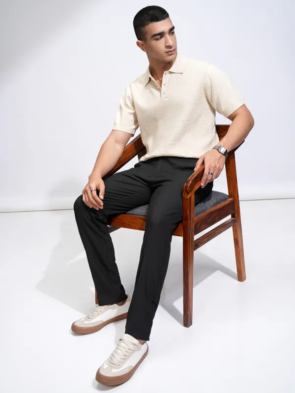 Highlander Men Black Slim Fit Solid Casual Trouser