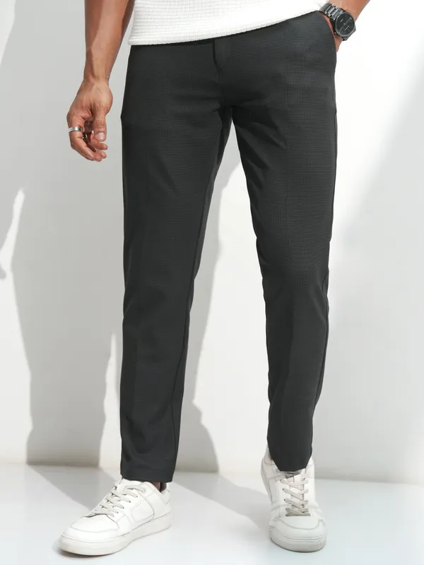 Highlander Men Black Slim Fit Solid Casual Trouser