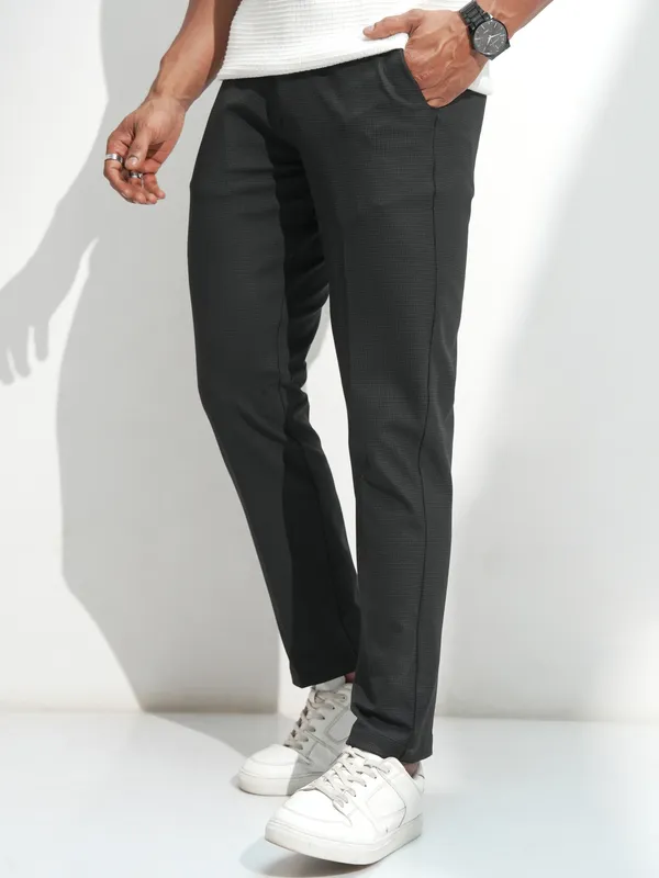 Highlander Men Black Slim Fit Solid Casual Trouser