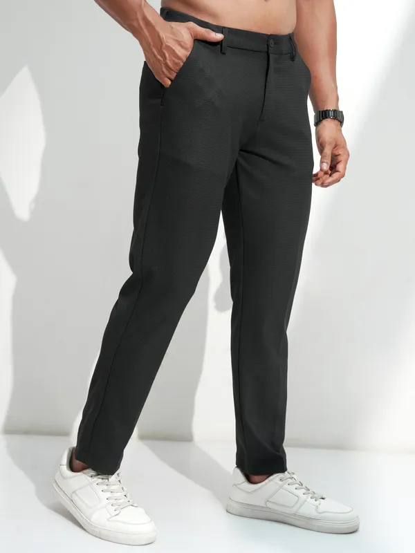 Highlander Men Black Slim Fit Solid Casual Trouser