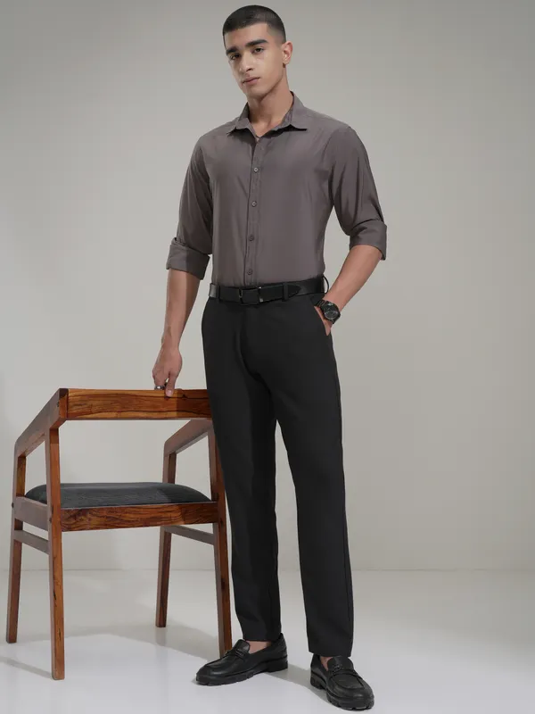 Highlander Men Charcoal Slim Fit Checked Casual Trouser