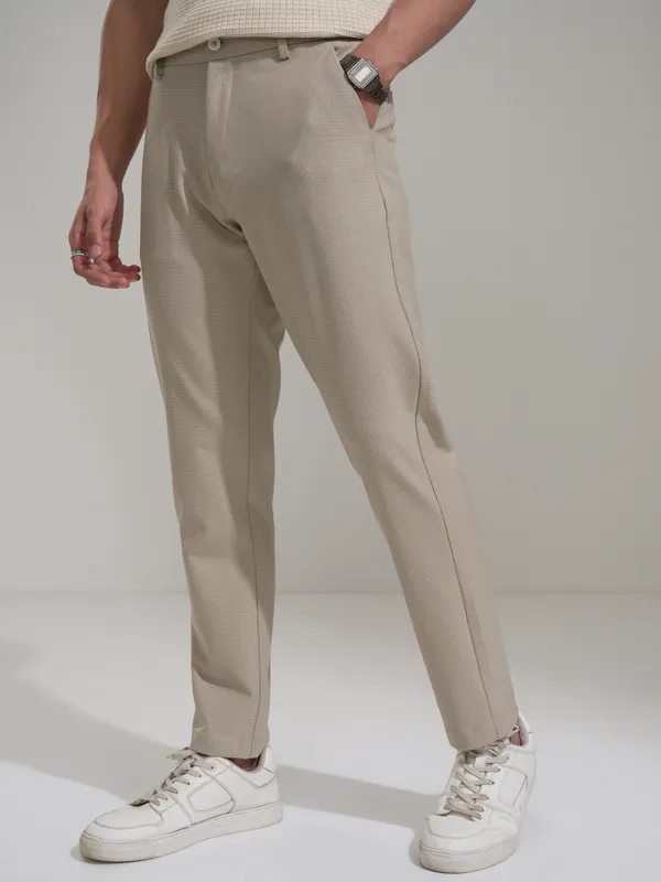 Highlander Men Beige Solid Slim Fit Casual Trouser