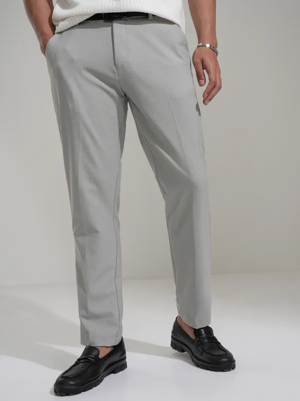 Highlander Men Grey Slim Fit Solid Casual Trouser