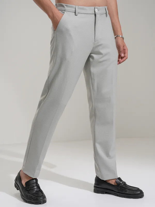 Highlander Men Grey Slim Fit Solid Casual Trouser