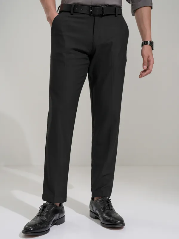Highlander Men Black Slim Fit Solid Casual Trouser