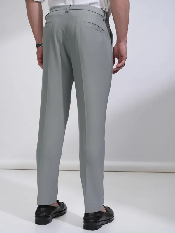Highlander Men Grey Slim Fit Solid Casual Trouser