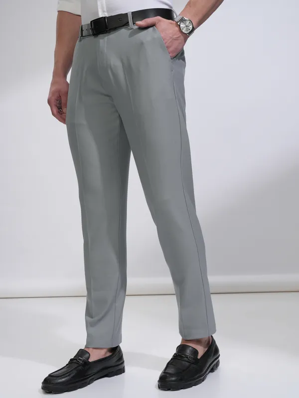 Highlander Men Grey Slim Fit Solid Casual Trouser