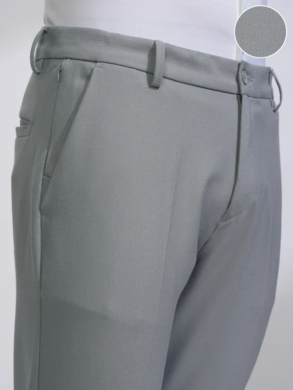 Highlander Men Grey Slim Fit Solid Casual Trouser
