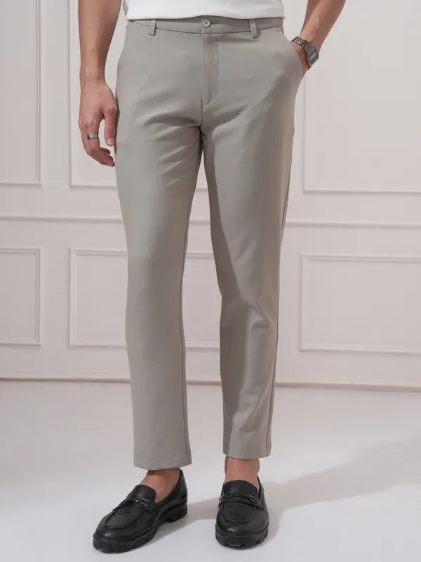 Highlander Men Tan Solid Slim Fit Casual Trouser