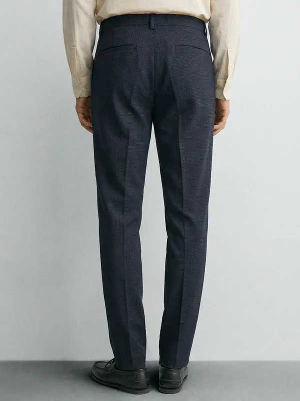 Highlander Men Navy Blue Slim Fit Solid Casual Trouser