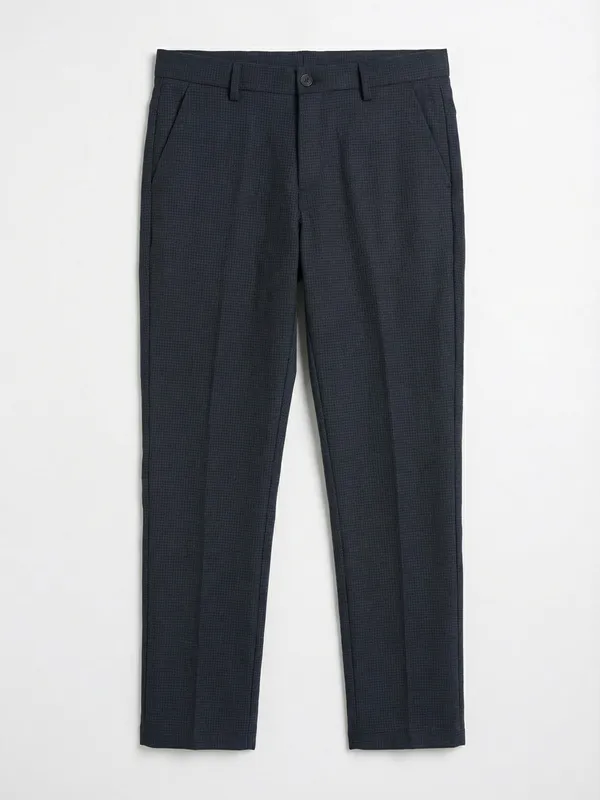 Highlander Men Navy Blue Slim Fit Solid Casual Trouser