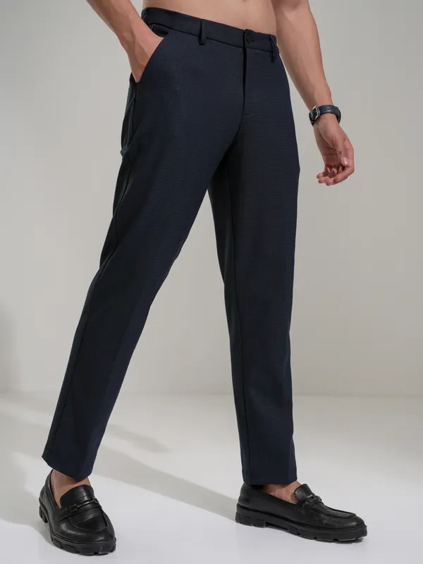 Highlander Men Navy Blue Slim Fit Solid Casual Trouser
