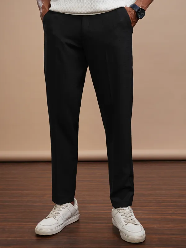 Highlander Men Black Slim Fit Solid Casual Trouser
