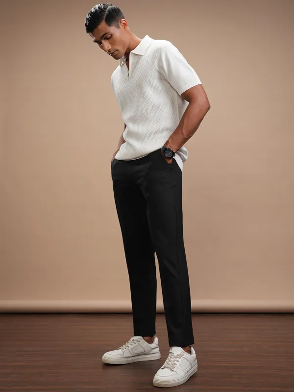 Highlander Men Black Slim Fit Solid Casual Trouser