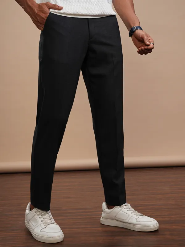 Highlander Men Black Slim Fit Solid Casual Trouser