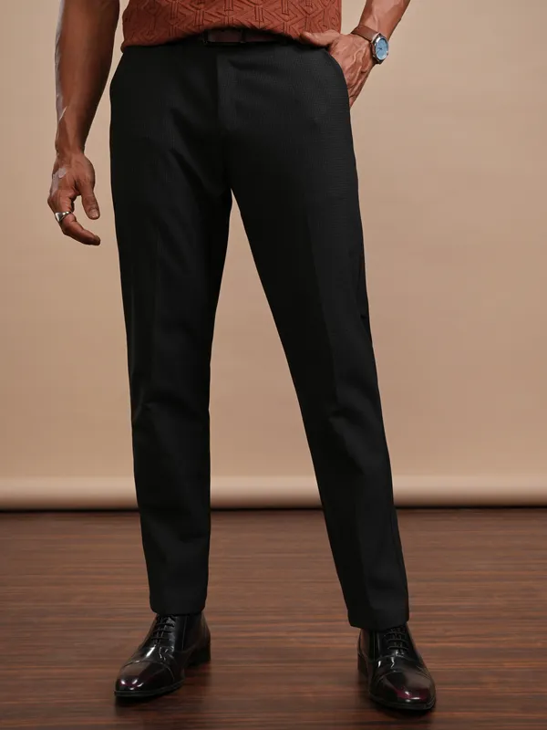 Highlander Men Charcoal Slim Fit Solid Casual Trouser