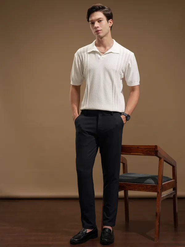 Highlander Men Navy Blue Solid Slim Fit Casual Trouser