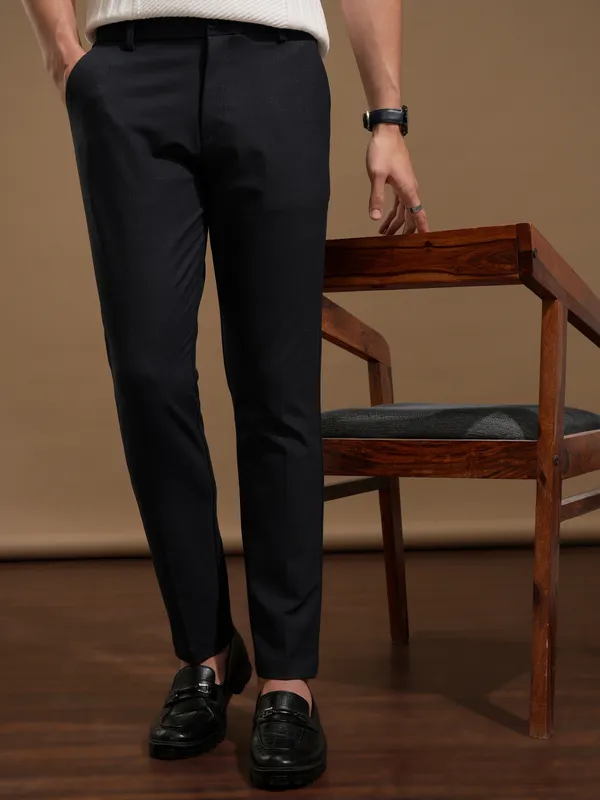 Highlander Men Navy Blue Solid Slim Fit Casual Trouser