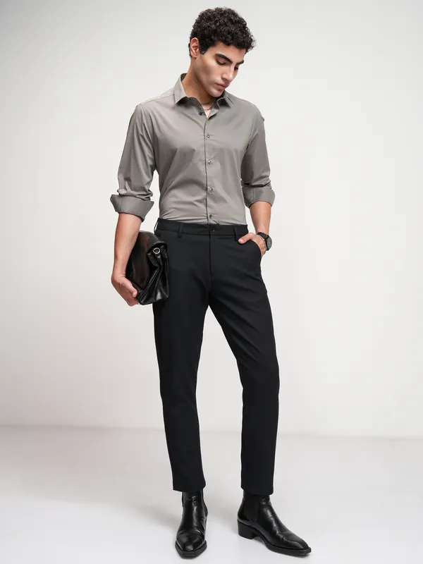 Highlander Men Navy Blue Slim Fit Solid Formal Trouser