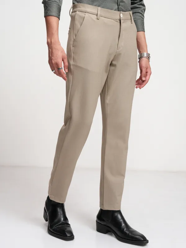 Highlander Men Beige Slim Fit Solid Formal Trouser