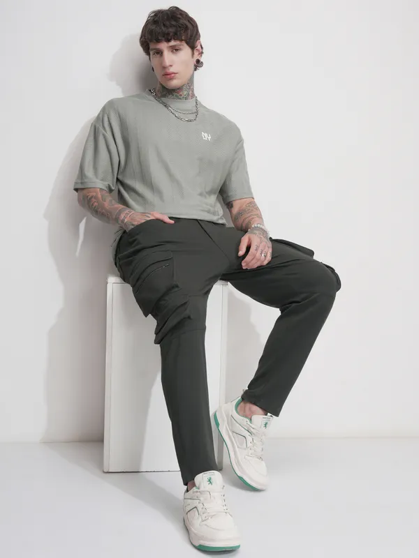 Highlander Men Green Tapered Fit Solid Joggers