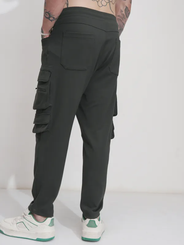 Highlander Men Green Tapered Fit Solid Joggers