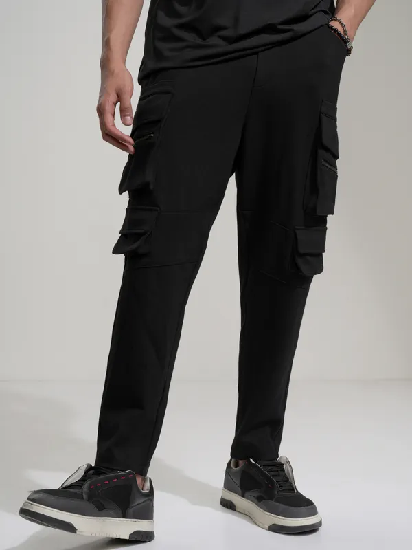 Highlander Men Black Slim Fit Solid Cargos