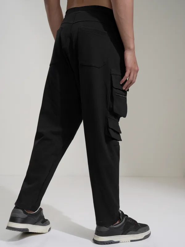 Highlander Men Black Slim Fit Solid Cargos