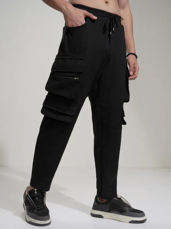 Highlander Men Black Slim Fit Solid Cargos