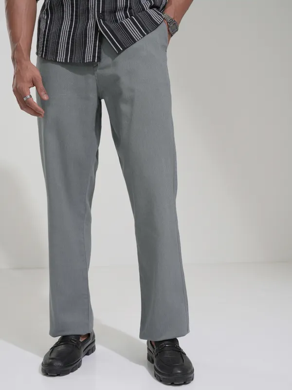 Highlander Men Grey Straight Fit Solid Casual Trouser