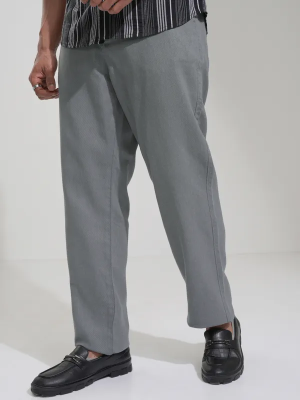 Highlander Men Grey Straight Fit Solid Casual Trouser