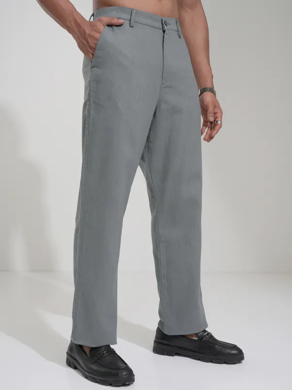 Highlander Men Grey Straight Fit Solid Casual Trouser
