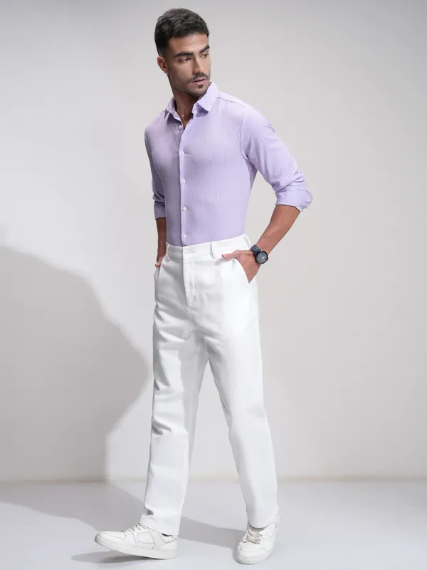 Highlander Men White Relaxed Fit Solid Casual Trouser