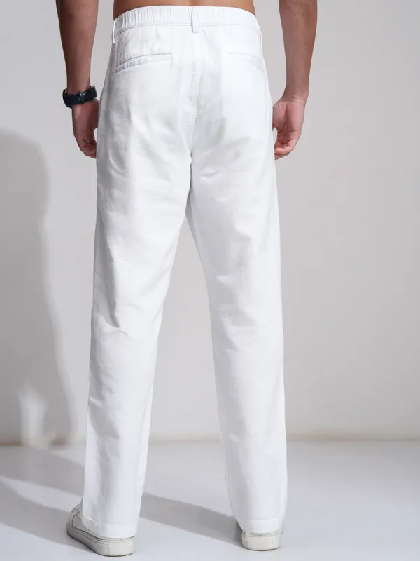 Highlander Men White Relaxed Fit Solid Casual Trouser