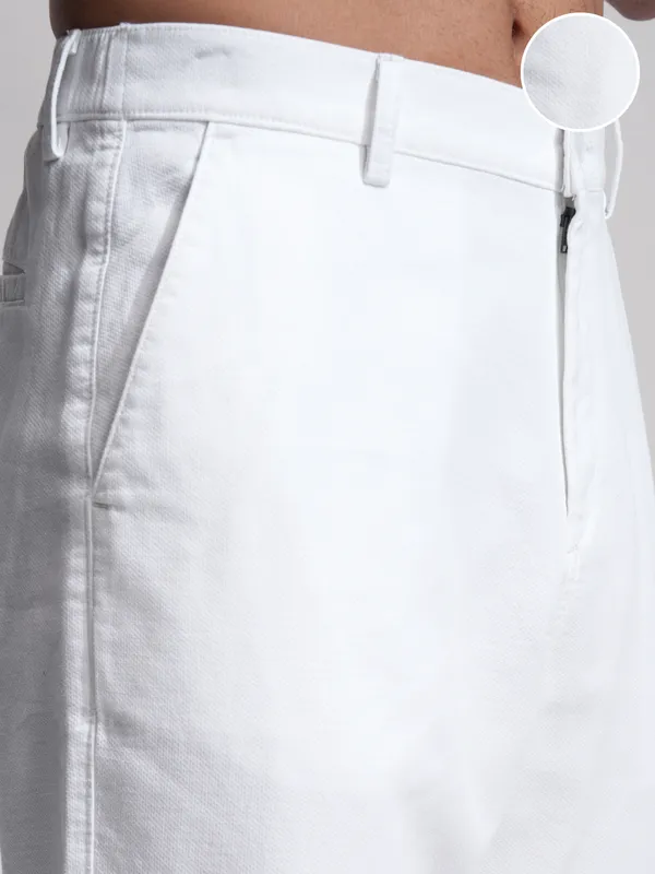 Highlander Men White Relaxed Fit Solid Casual Trouser