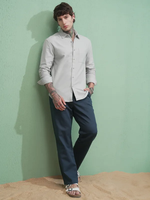 Highlander Men Blue Straight Fit Solid Casual Trouser