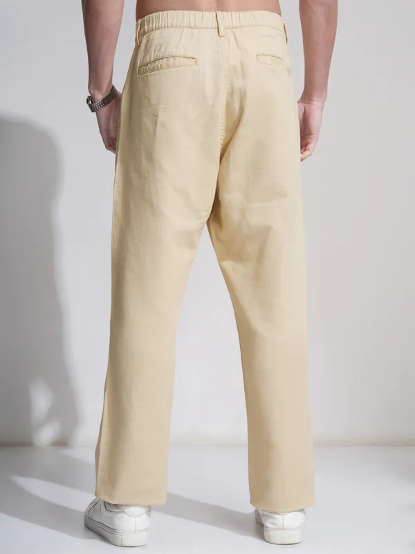 Highlander Men Beige Relaxed Fit Solid Casual Trouser